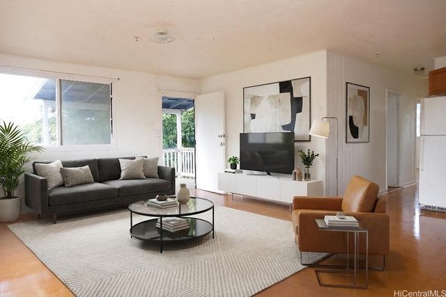 94-027 Nawaakoa Place 1, Waipahu, HI 96797