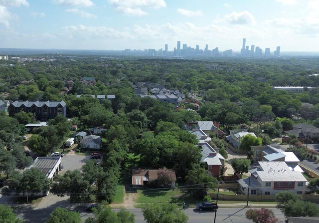 1806 Fortview RD, Austin, TX 78704