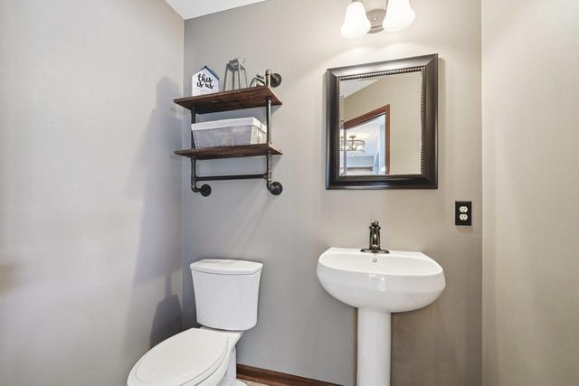 N57W24444 Falcon COURT, Sussex, WI 53089