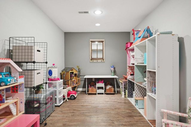 N57W24444 Falcon COURT, Sussex, WI 53089