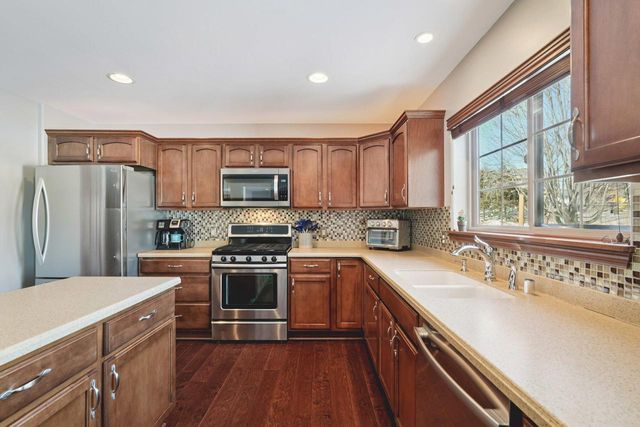 N57W24444 Falcon COURT, Sussex, WI 53089