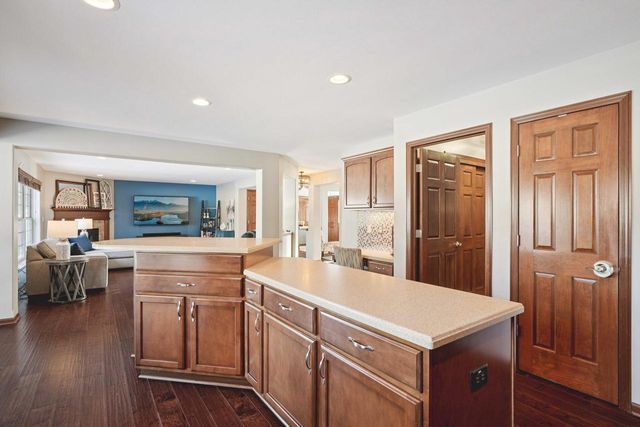 N57W24444 Falcon COURT, Sussex, WI 53089