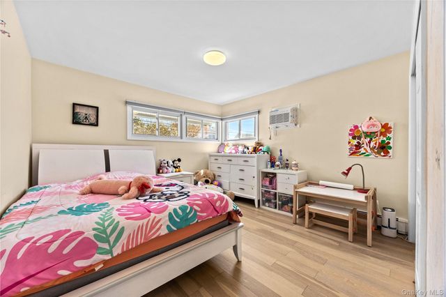 170 Scooter Lane, Hicksville, NY 11801