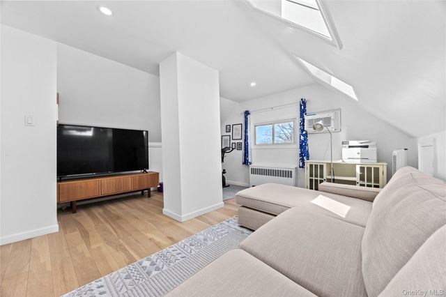170 Scooter Lane, Hicksville, NY 11801