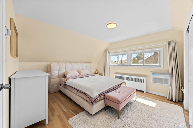 170 Scooter Lane, Hicksville, NY 11801