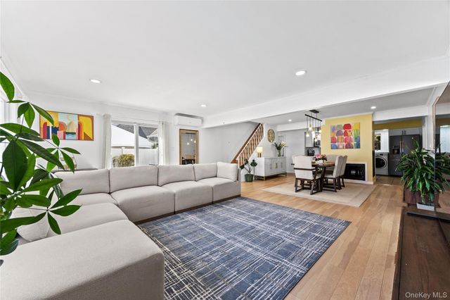 170 Scooter Lane, Hicksville, NY 11801