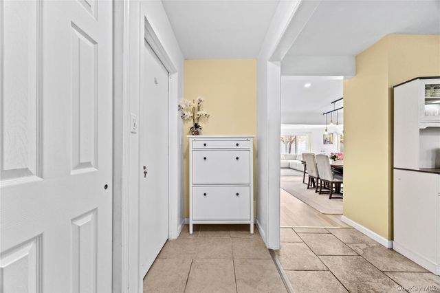 170 Scooter Lane, Hicksville, NY 11801