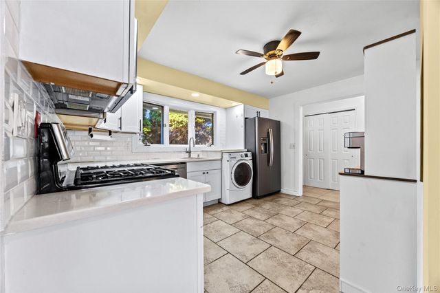 170 Scooter Lane, Hicksville, NY 11801
