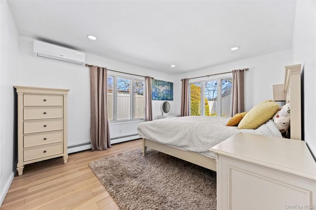 170 Scooter Lane, Hicksville, NY 11801