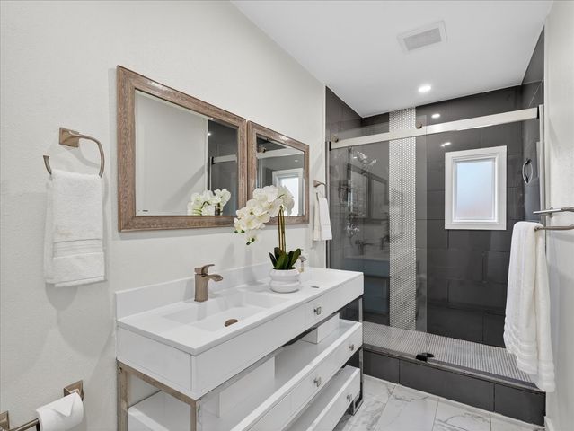 5626 Mccommas Boulevard, Dallas, TX 75206