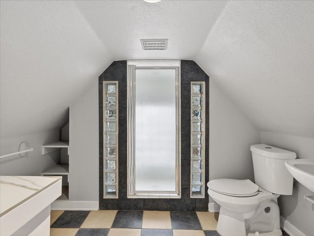 5626 Mccommas Boulevard, Dallas, TX 75206