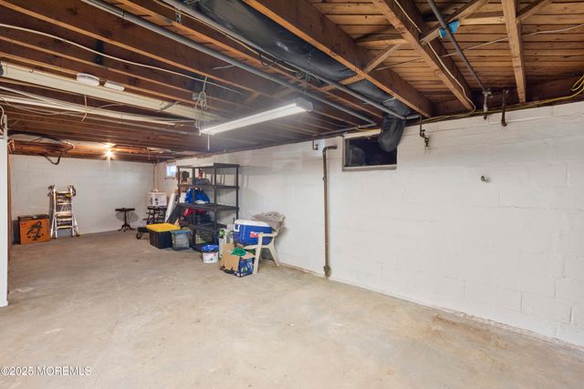 85 Helen Avenue, Freehold, NJ 07728