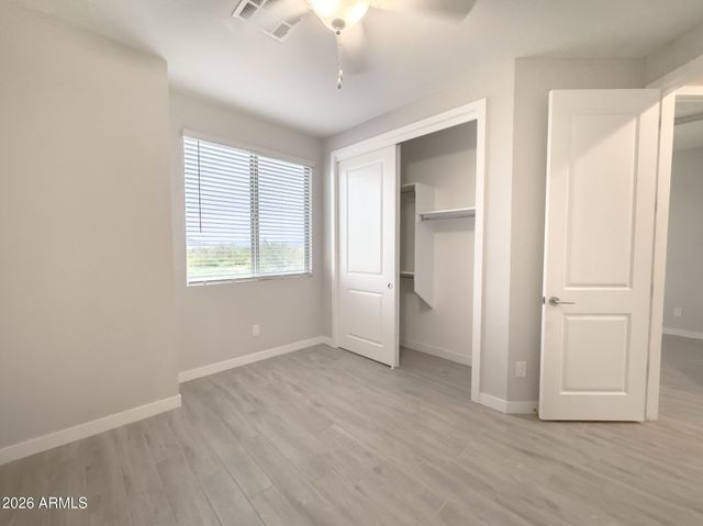 231 E SANTA CRUZ Drive, Phoenix, AZ 85085