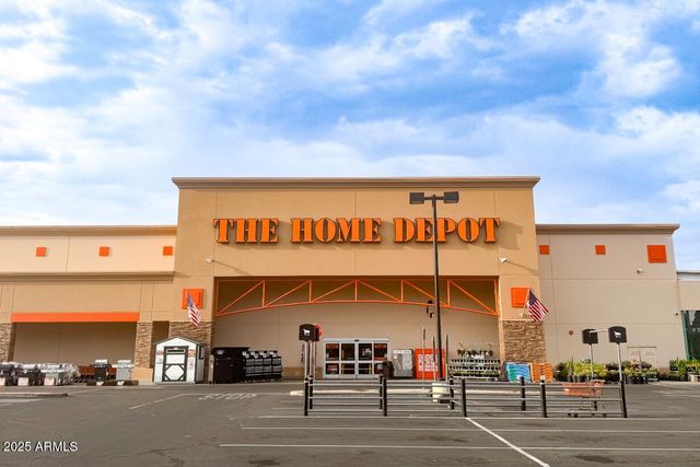 231 E SANTA CRUZ Drive, Phoenix, AZ 85085