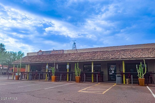 231 E SANTA CRUZ Drive, Phoenix, AZ 85085