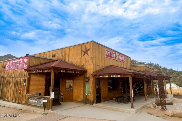 231 E SANTA CRUZ Drive, Phoenix, AZ 85085