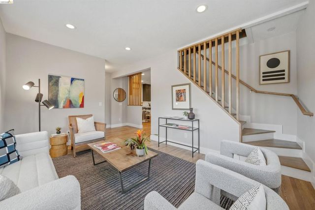 2635 Mathews St, Berkeley, CA 94702