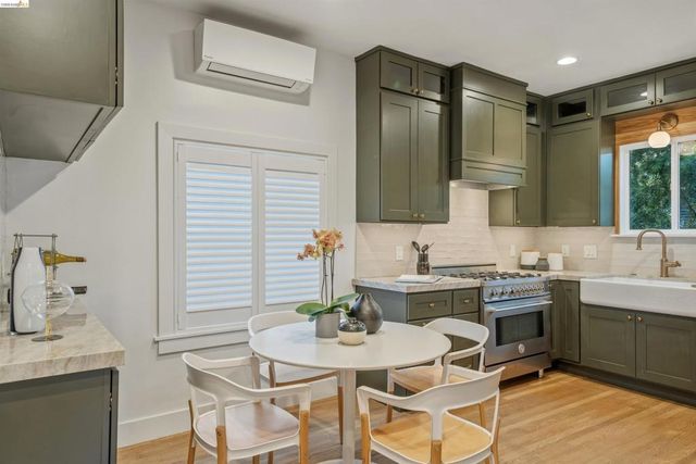 2635 Mathews St, Berkeley, CA 94702
