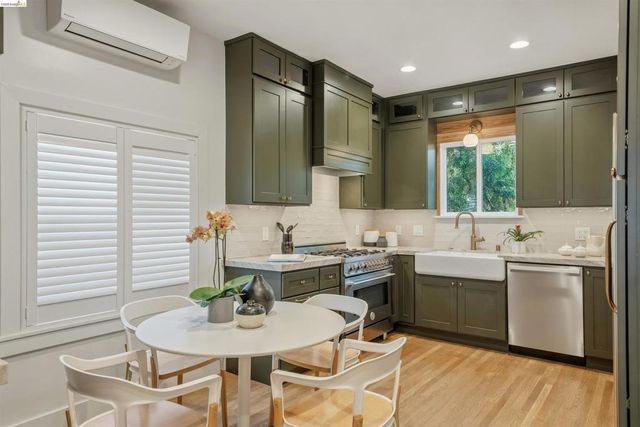 2635 Mathews St, Berkeley, CA 94702