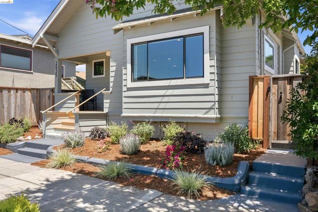 2635 Mathews St, Berkeley, CA 94702