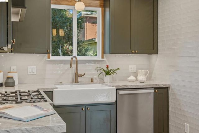 2635 Mathews St, Berkeley, CA 94702