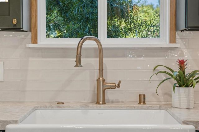 2635 Mathews St, Berkeley, CA 94702