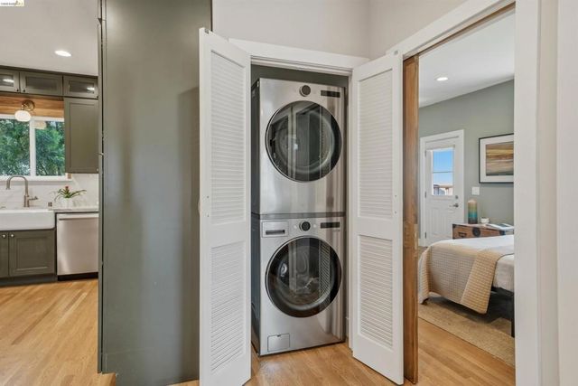 2635 Mathews St, Berkeley, CA 94702