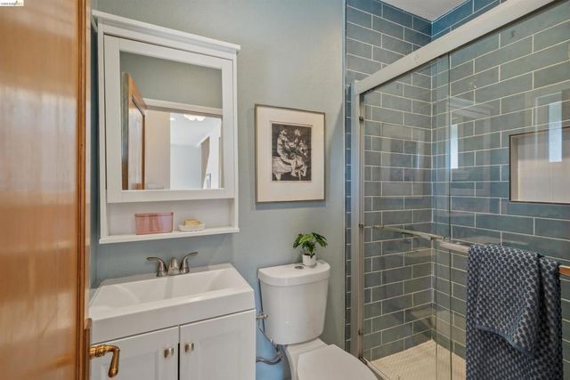 2635 Mathews St, Berkeley, CA 94702