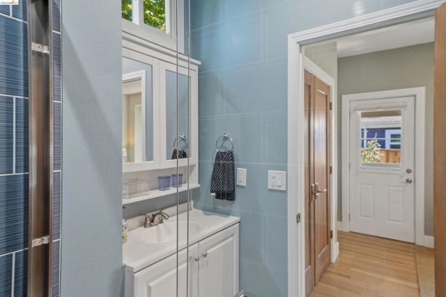 2635 Mathews St, Berkeley, CA 94702