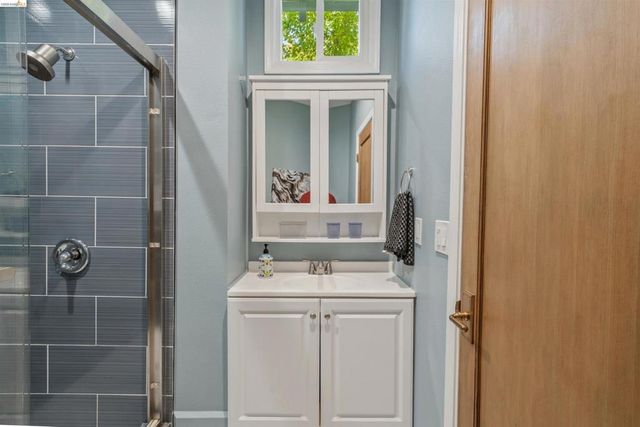 2635 Mathews St, Berkeley, CA 94702