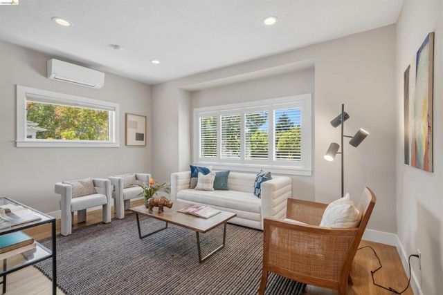 2635 Mathews St, Berkeley, CA 94702