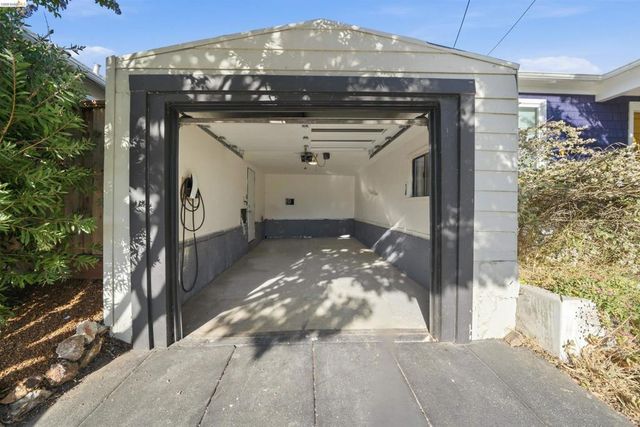 2635 Mathews St, Berkeley, CA 94702