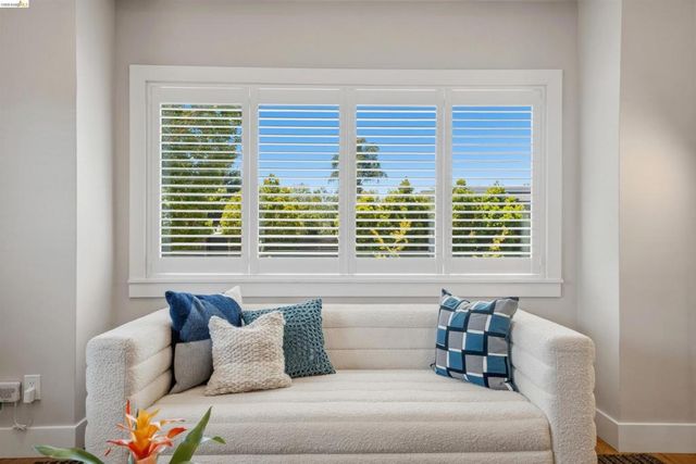 2635 Mathews St, Berkeley, CA 94702