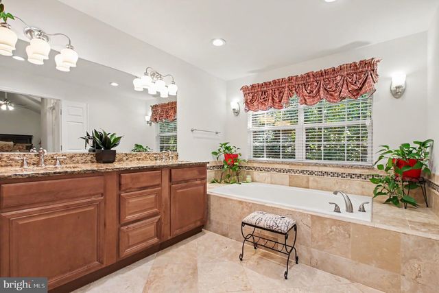15567 TODDSBURY LN, Manassas, VA 20112