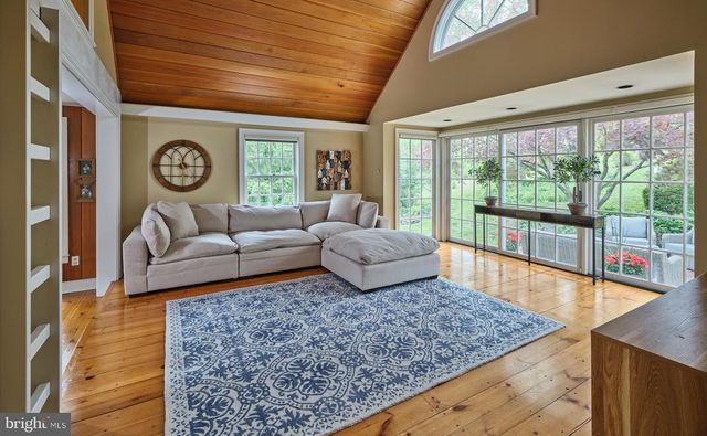 2135 S SUGAN RD, New Hope, PA 18938