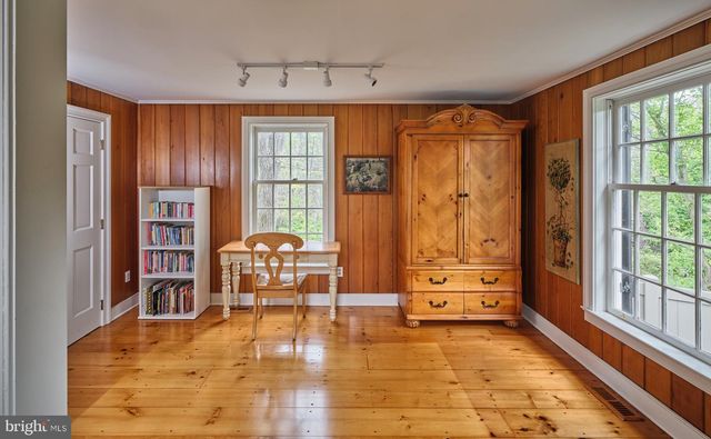 2135 S SUGAN RD, New Hope, PA 18938