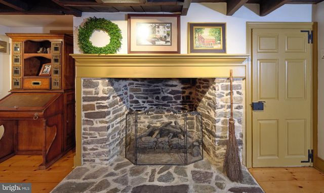 2135 S SUGAN RD, New Hope, PA 18938