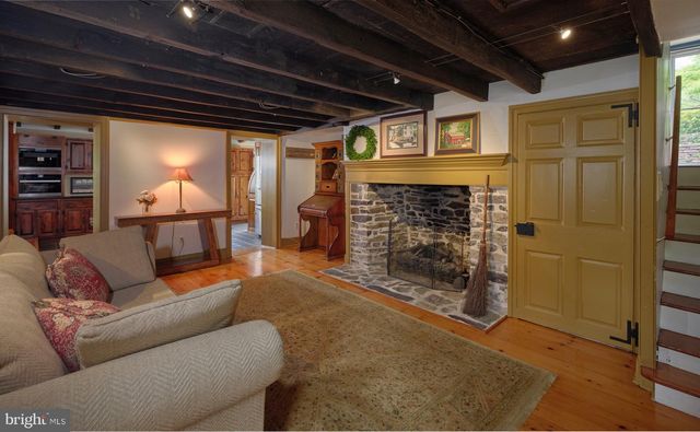 2135 S SUGAN RD, New Hope, PA 18938