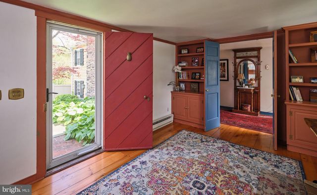 2135 S SUGAN RD, New Hope, PA 18938