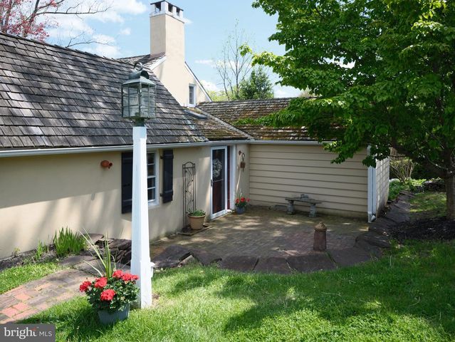 2135 S SUGAN RD, New Hope, PA 18938
