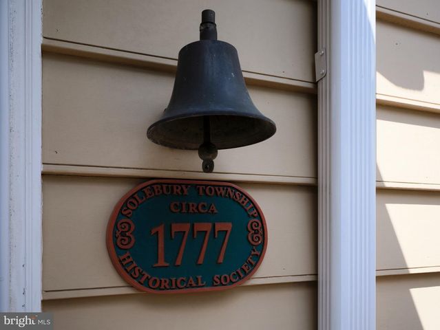 2135 S SUGAN RD, New Hope, PA 18938
