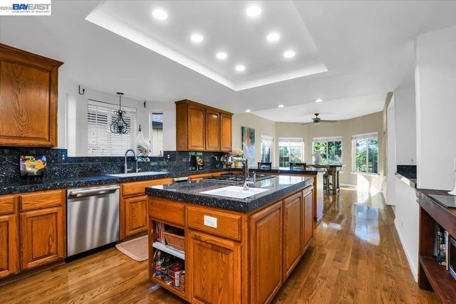 82 Edgeview Ct, Discovery Bay, CA 94505