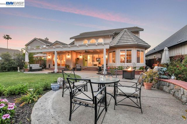 82 Edgeview Ct, Discovery Bay, CA 94505
