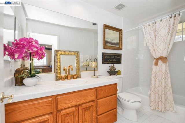 82 Edgeview Ct, Discovery Bay, CA 94505