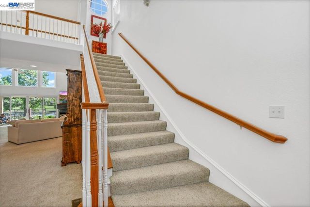 82 Edgeview Ct, Discovery Bay, CA 94505