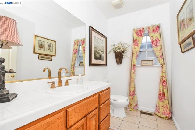 82 Edgeview Ct, Discovery Bay, CA 94505