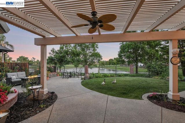 82 Edgeview Ct, Discovery Bay, CA 94505