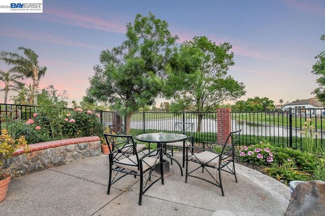 82 Edgeview Ct, Discovery Bay, CA 94505