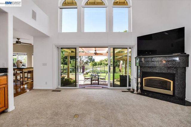 82 Edgeview Ct, Discovery Bay, CA 94505