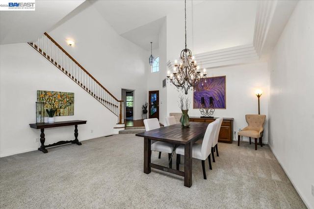 82 Edgeview Ct, Discovery Bay, CA 94505